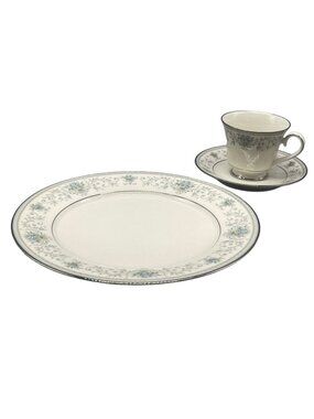 vintage carico fine china Tivoli 7954 dinner set of 3 cup saucer plate READ